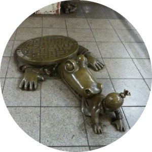 Subway Art Tou, Walk About New York, Tom Otterness, Bronze sculpture, Whimsy, Amusing, Sewer, Manhole Cover, Alligator, crocodile
