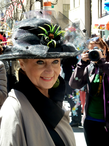 Easter Parade, Easter bonnet, New York, Fifth Avenue, smile,, black hat