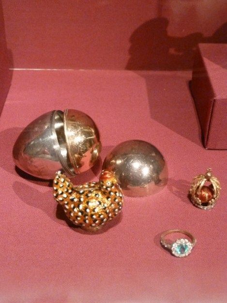 Fabergé egg hunt, gold, hen,, crown, April, Easter egg, Metropolitan Museum of Art