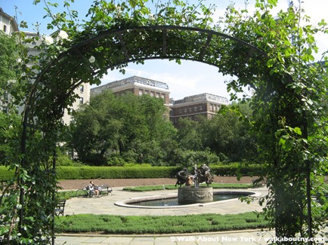 Central Park, Conservatory Garden, Samuel Untermyer, Yonkers, Untermyer Gardens, Untermyer Fountain, Three Dancing Maidens, Hitler, Bronze, Sculpture
