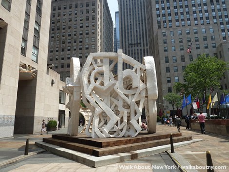 Masks, Pentagon, Rockefeller Center, Rockefeller Plaza, Plaster, Thomas Houseago, Rockefeller Plaza, Christmas Tree,