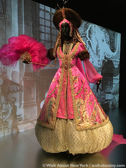 Jacqueline de Ribes, Costume Institute, Metropolitan Museum of Art, Haute Couture, Ready-to-Wear, French, Countess, Dresses, Gowns, Costume Balls