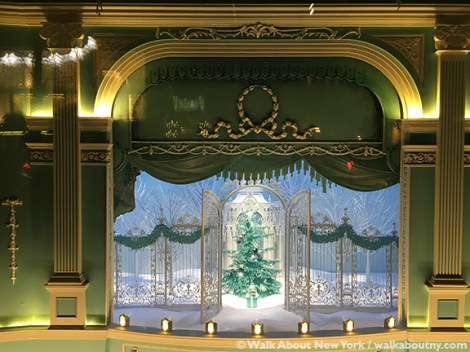 Macy’s, Saks Fifth Avenue, Harry Winston, Tiffany & Co., Bergdorf Goodman, Barneys, Christmas, Windows, Window Decoration, Swarvosky, Crystal,Winter Palace,Tiffany Diamond,Nymphenburg Porcelain