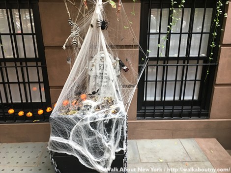 Halloween, Greenwich Village, October 31st, Ghosts, Goblins, Skeletons, Pumpkins, Greenwich Village Walking Tour, New York Vacation, Walking Tour,