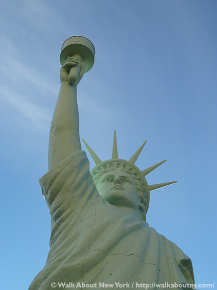 Statue of Liberty, Brooklyn, Brooklyn Museum of Art, Replica, Gay Graves Tour, Walking Tour, New York City, Guided Tours, New York Vacation