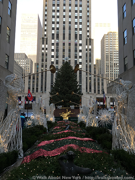Barneys, Bergdorf Goodman, Christmas, Harry Winston, Macy’s, Saks Fifth Avenue, Tiffany & Co., Window Decoration, Windows, Tiffany’s, Bloomingdale’s, Christmas Windows Tour, Holiday Windows, Window Dressing