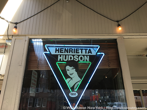 Gay Bar, Greenwich Village, Bar Crawl, Walk About New York, Guided Walking Tour, Gay History, Henrietta Hudson, Lesbian Bar