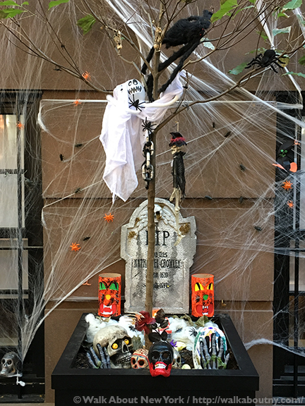 Halloween, Greenwich Village, Greenwich Village Walking Tour, Walking Tour, Fright Night, Ghosts, Skeletons, Tombstones, All Hallows Eve